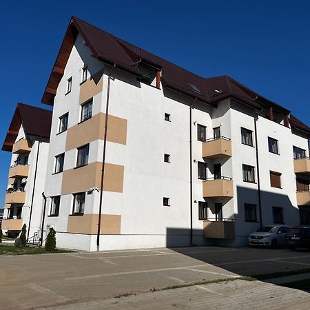 Mirandis Apartments - Comfort & Private Parking Near Coresi Mall Braşov Extérieur photo