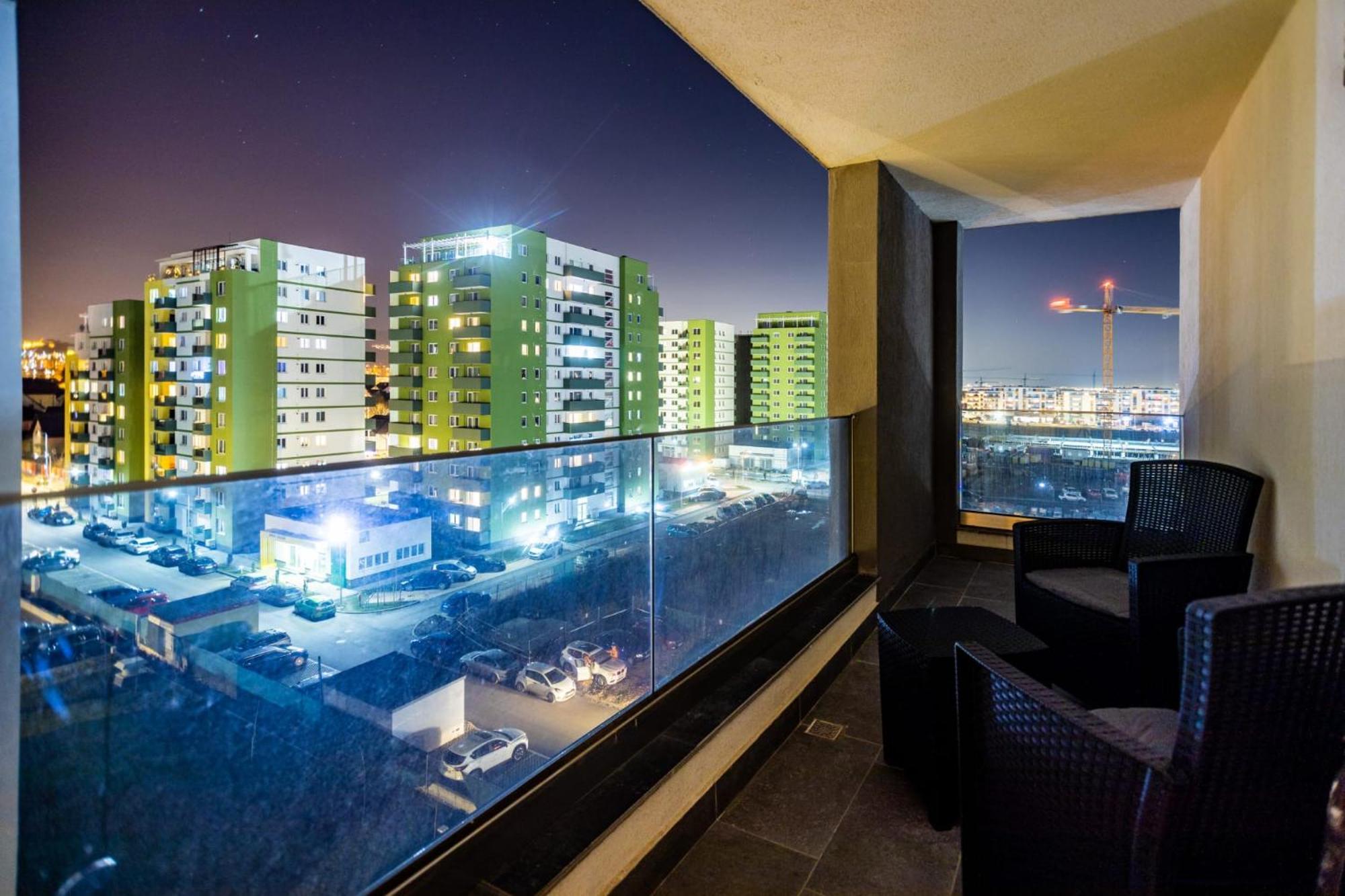 Mirandis Apartments - Comfort & Private Parking Near Coresi Mall Braşov Extérieur photo