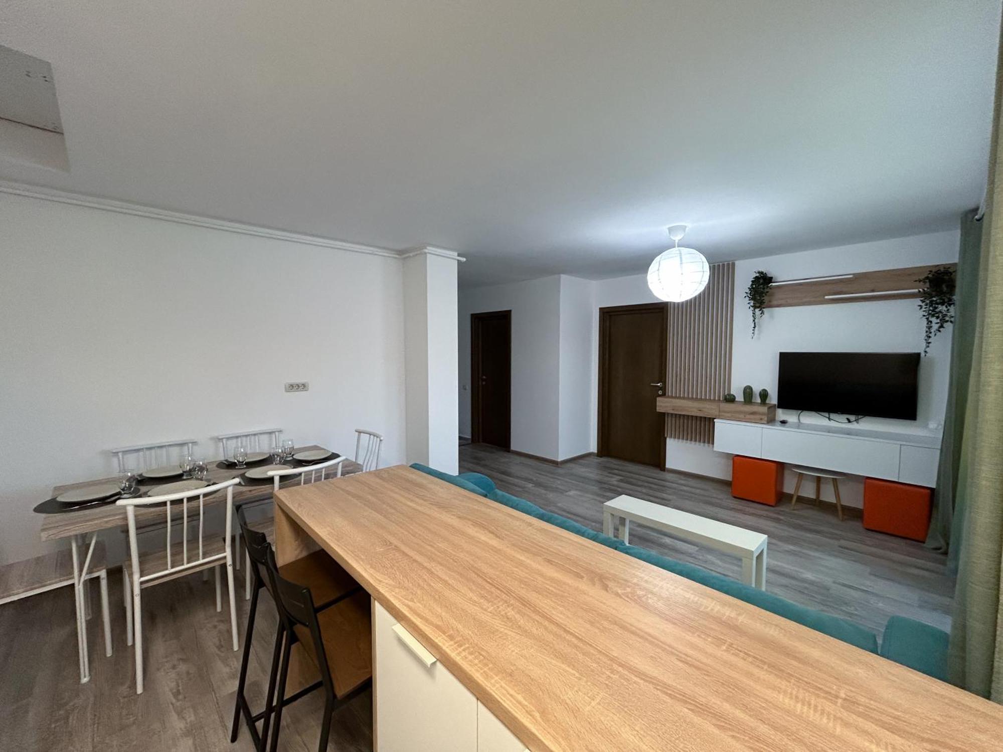 Mirandis Apartments - Comfort & Private Parking Near Coresi Mall Braşov Extérieur photo
