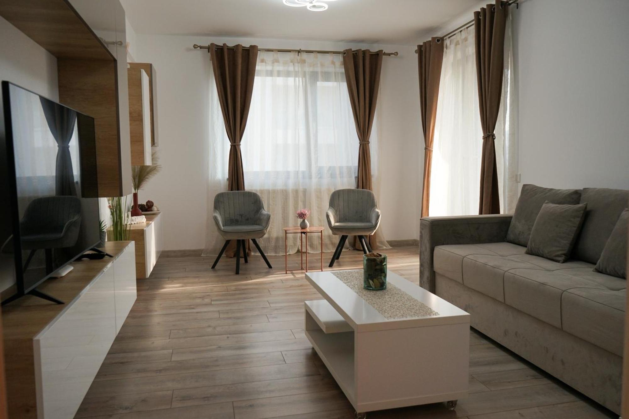 Mirandis Apartments - Comfort & Private Parking Near Coresi Mall Braşov Extérieur photo