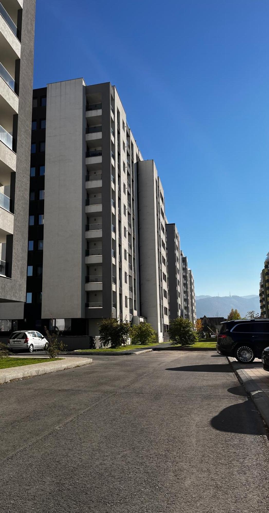 Mirandis Apartments - Comfort & Private Parking Near Coresi Mall Braşov Extérieur photo