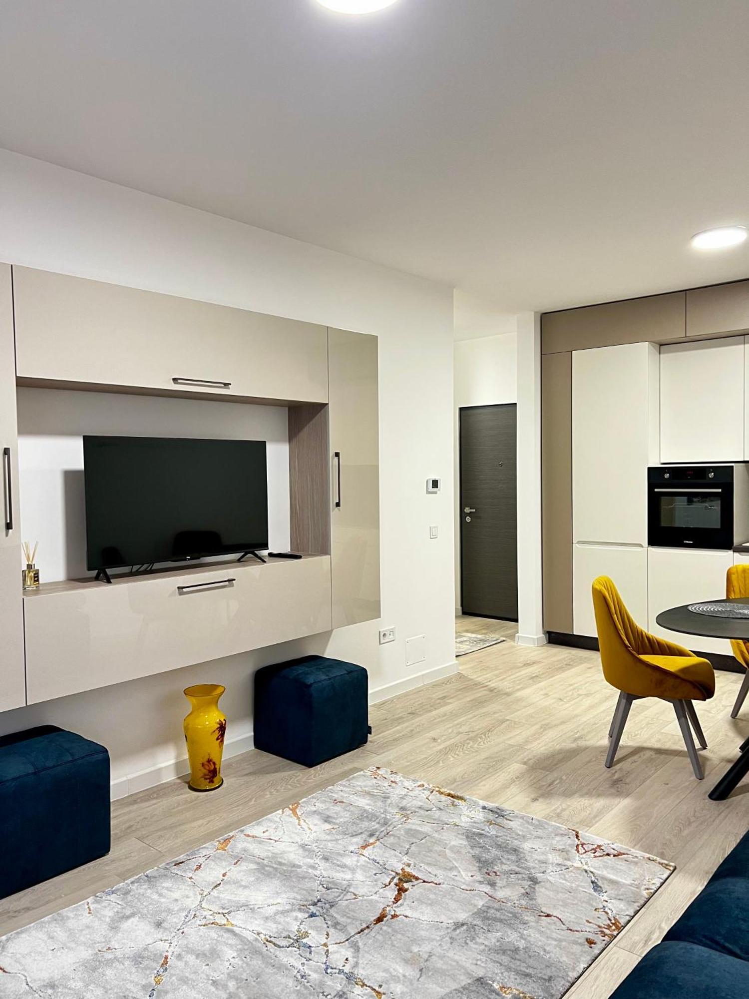 Mirandis Apartments - Comfort & Private Parking Near Coresi Mall Braşov Extérieur photo