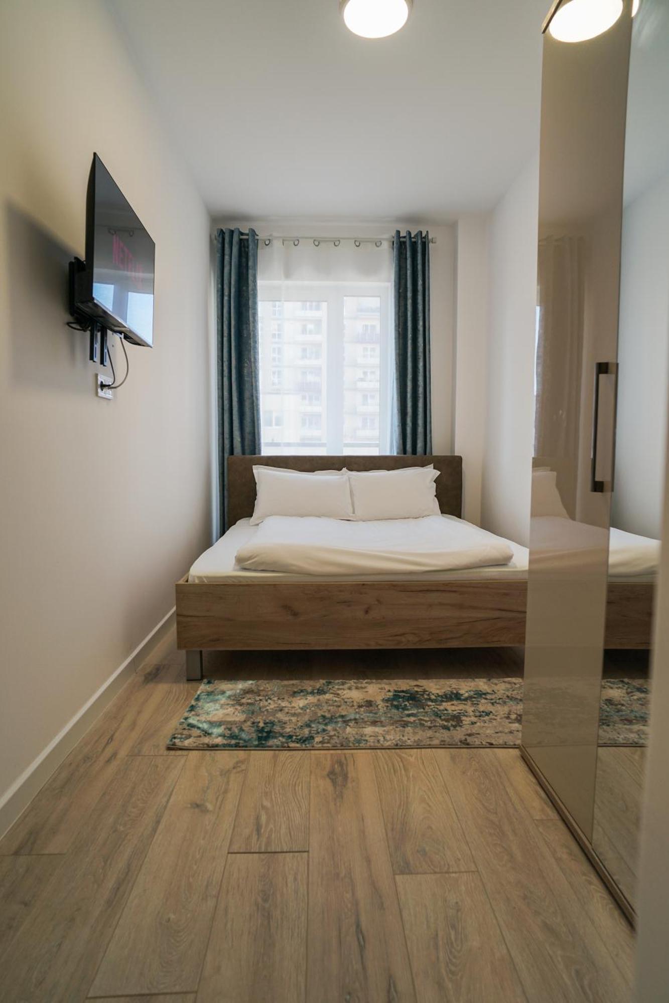 Mirandis Apartments - Comfort & Private Parking Near Coresi Mall Braşov Extérieur photo
