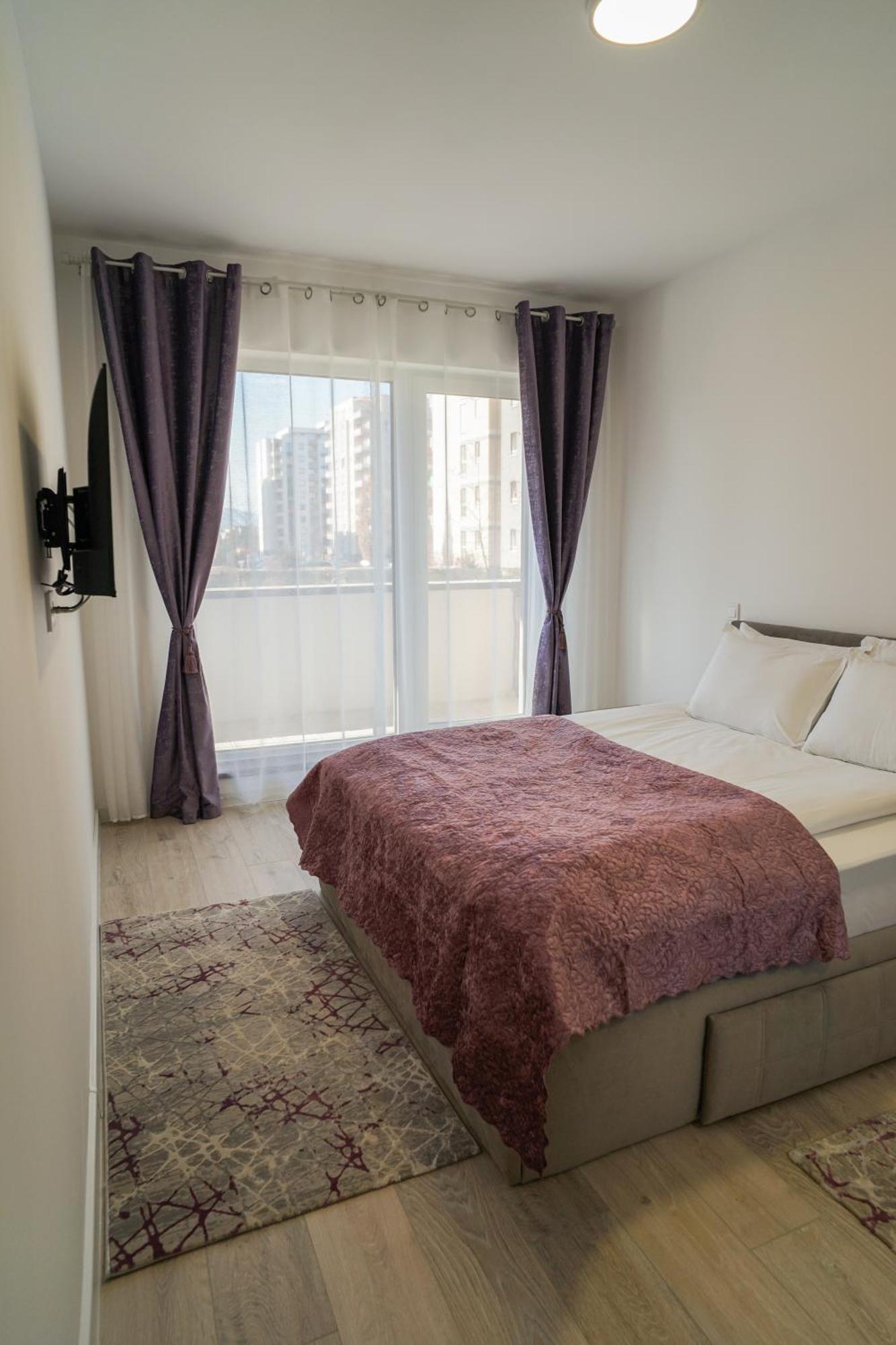 Mirandis Apartments - Comfort & Private Parking Near Coresi Mall Braşov Extérieur photo