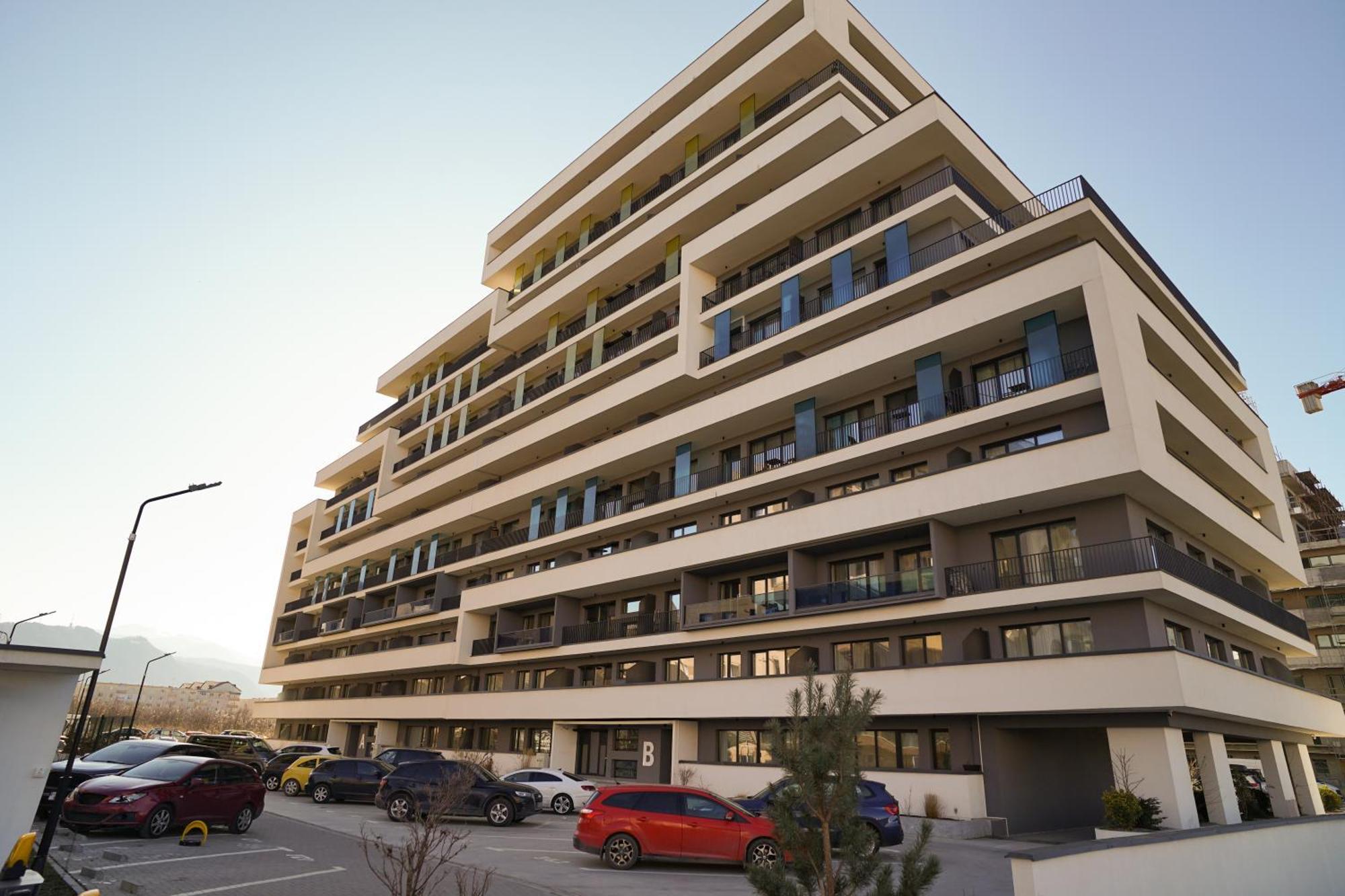 Mirandis Apartments - Comfort & Private Parking Near Coresi Mall Braşov Extérieur photo