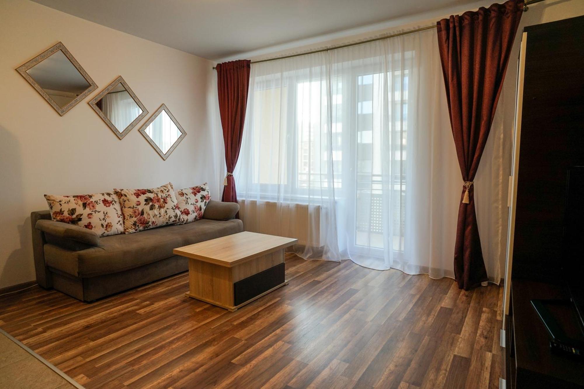 Mirandis Apartments - Comfort & Private Parking Near Coresi Mall Braşov Extérieur photo