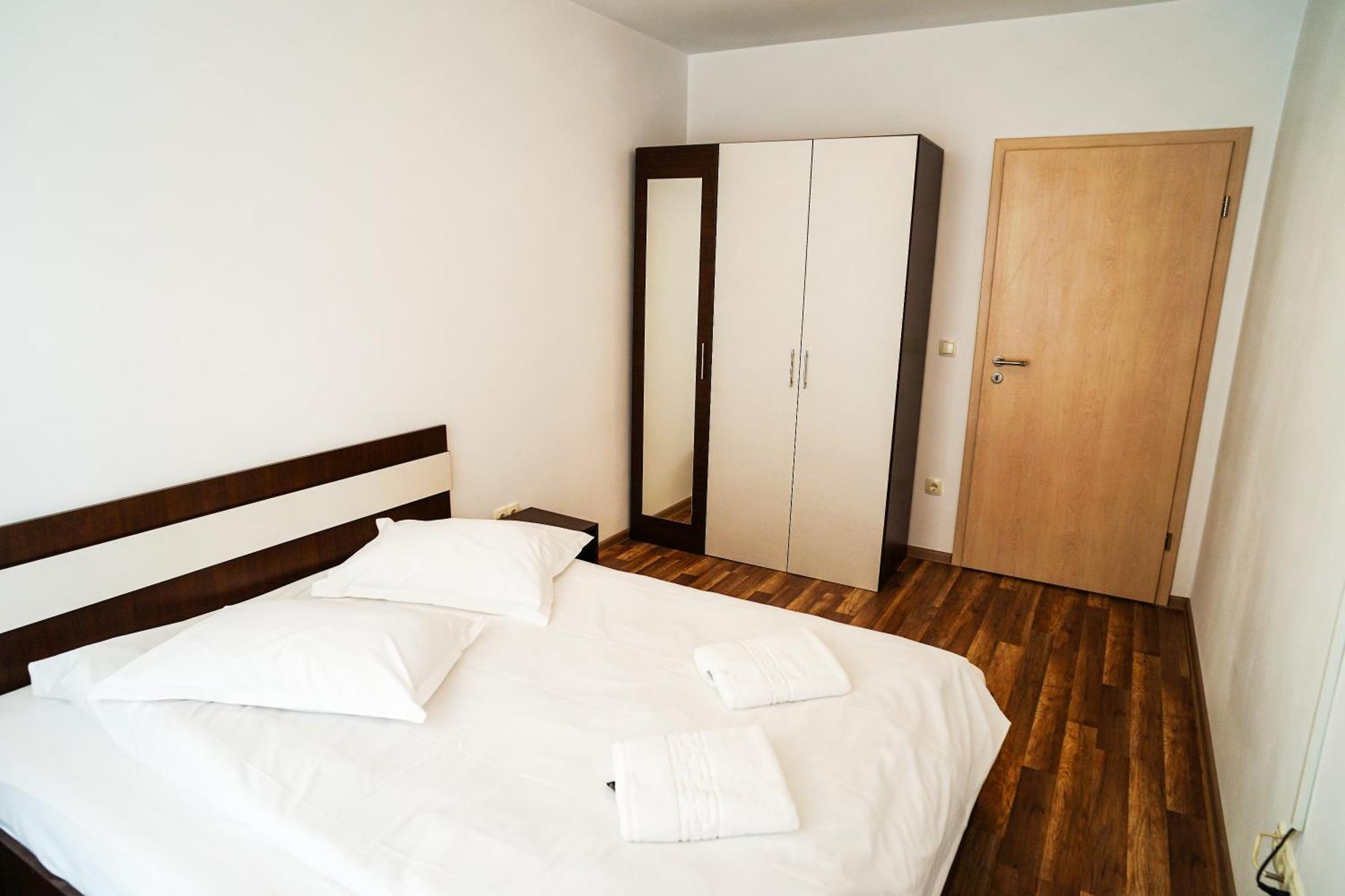 Mirandis Apartments - Comfort & Private Parking Near Coresi Mall Braşov Extérieur photo