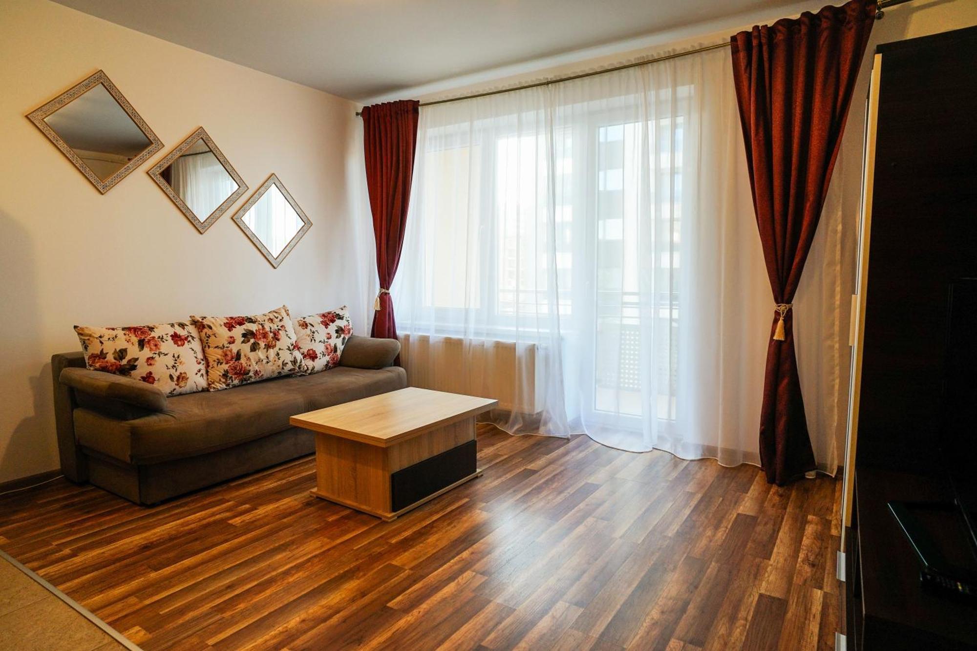 Mirandis Apartments - Comfort & Private Parking Near Coresi Mall Braşov Extérieur photo