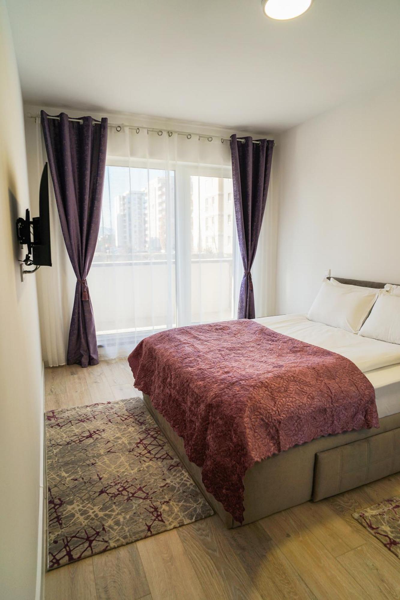 Mirandis Apartments - Comfort & Private Parking Near Coresi Mall Braşov Extérieur photo