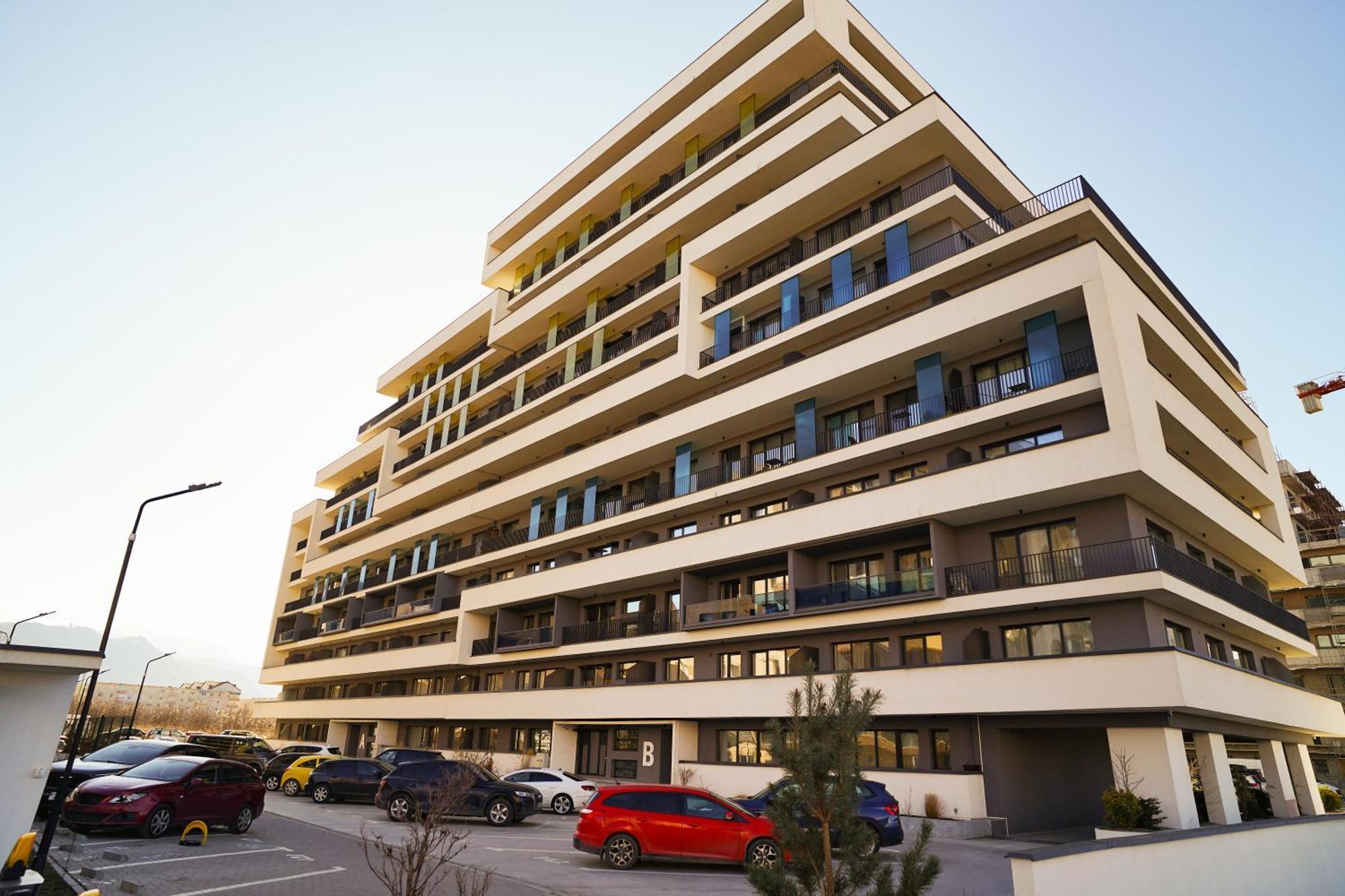 Mirandis Apartments - Comfort & Private Parking Near Coresi Mall Braşov Extérieur photo