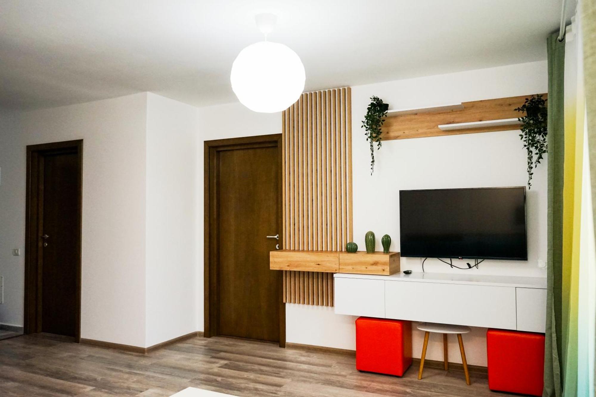 Mirandis Apartments - Comfort & Private Parking Near Coresi Mall Braşov Extérieur photo