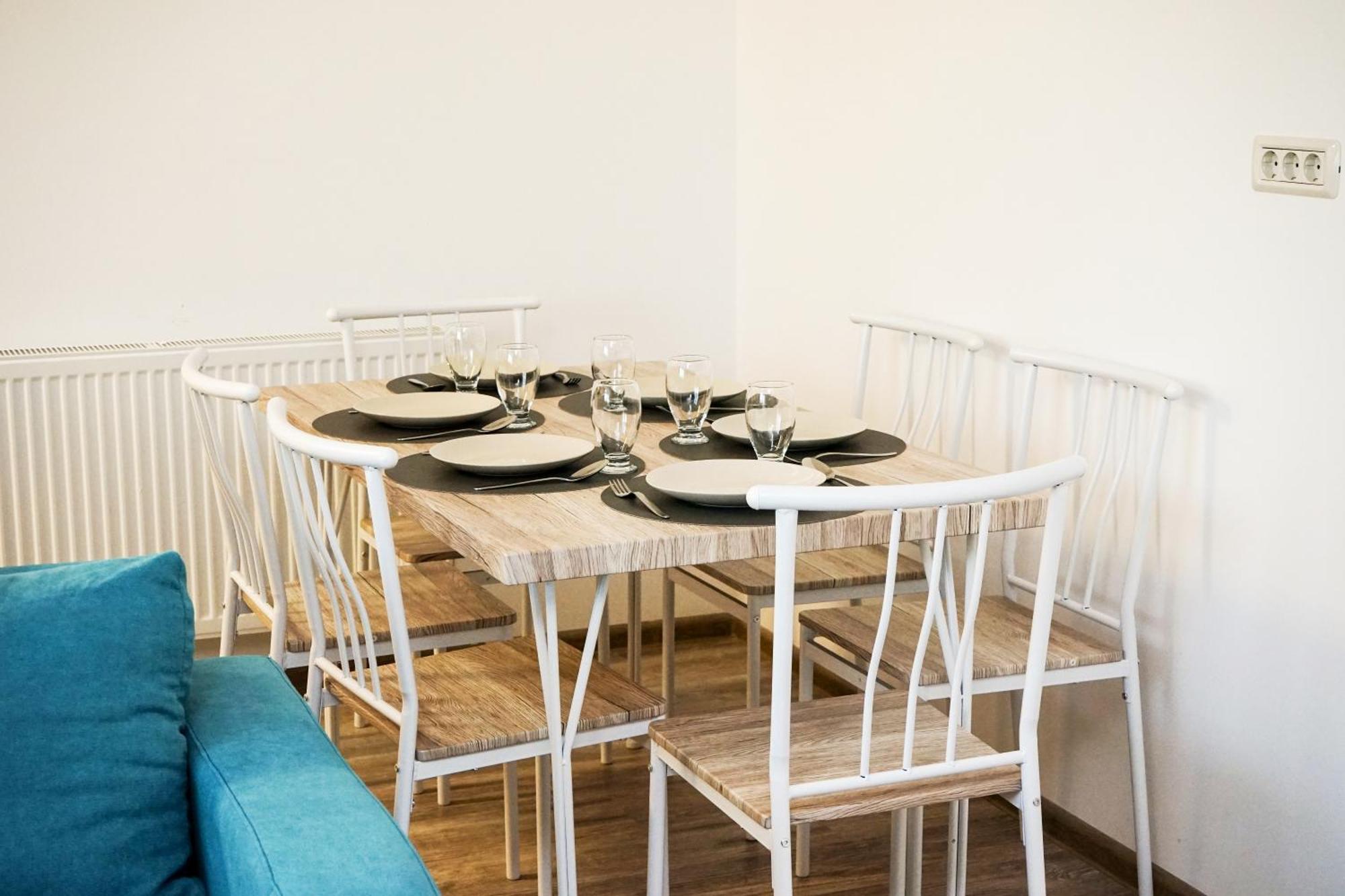 Mirandis Apartments - Comfort & Private Parking Near Coresi Mall Braşov Extérieur photo